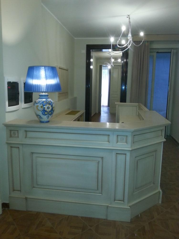 ホテル Umberto House カターニア エクステリア 写真