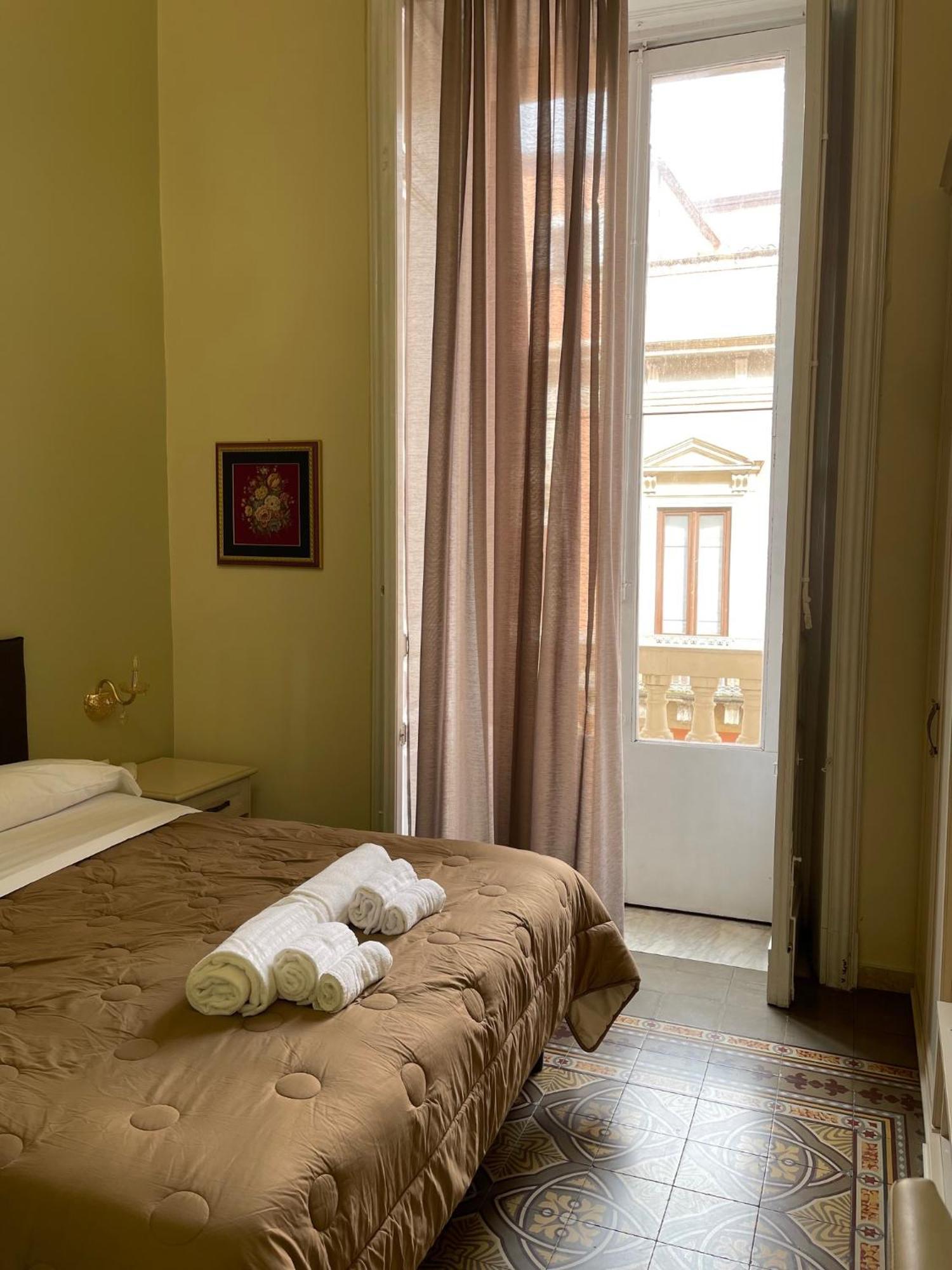 ホテル Umberto House カターニア エクステリア 写真