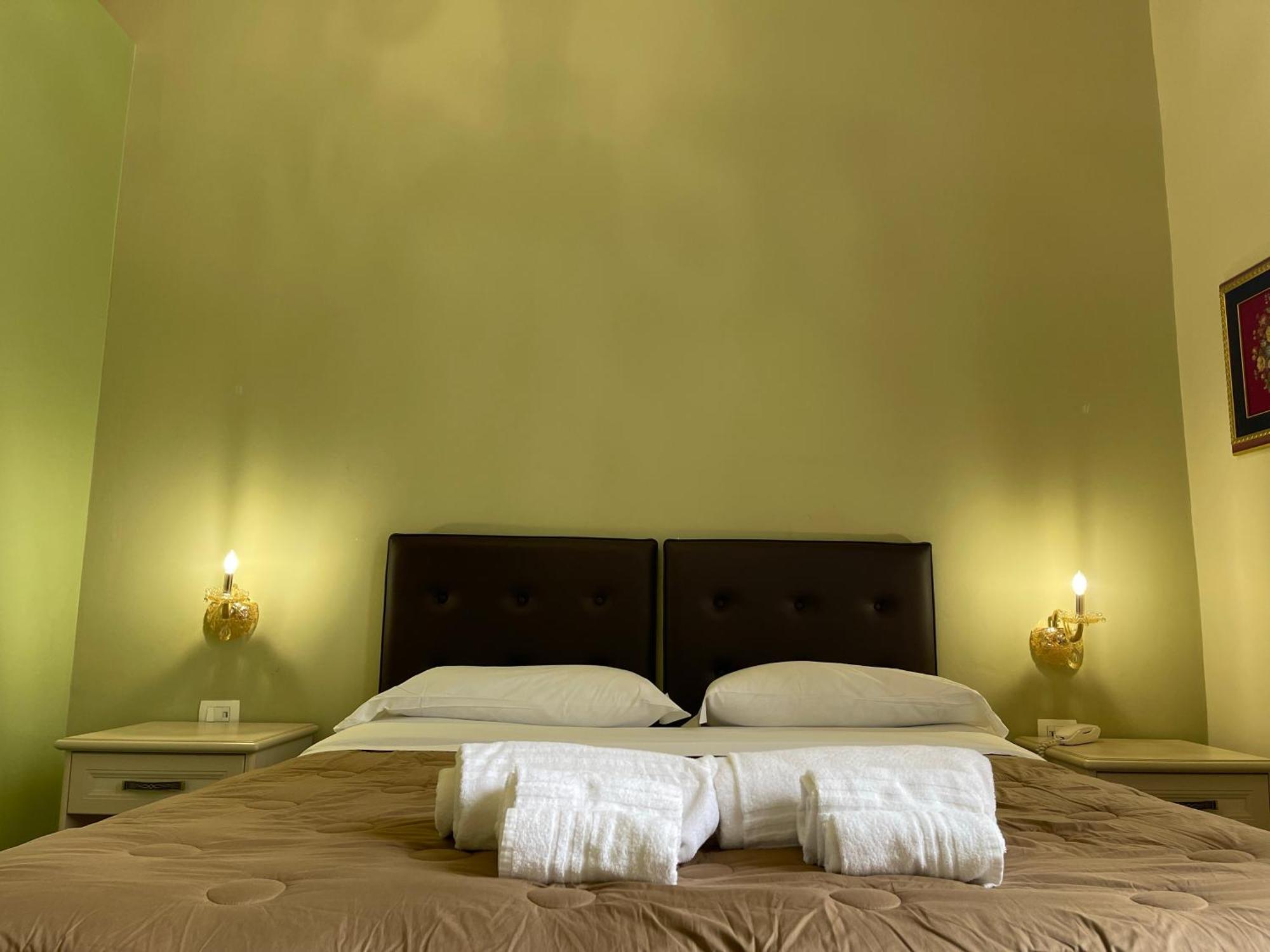 ホテル Umberto House カターニア エクステリア 写真